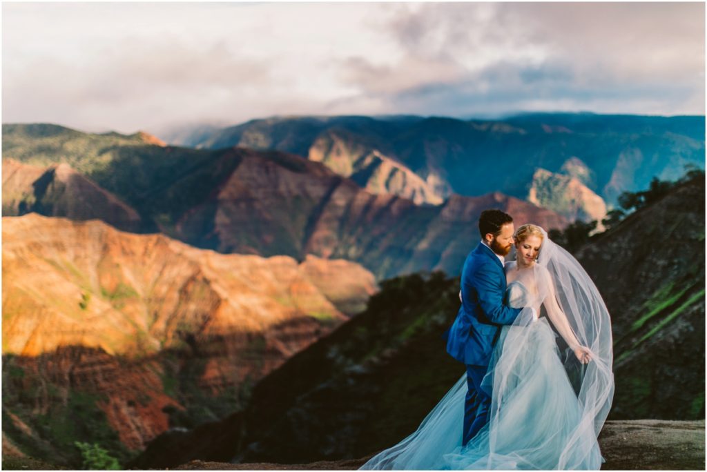 bride and groom in koke'e canyon state park day after session elopement